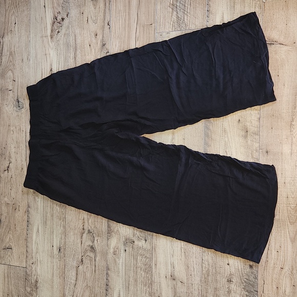 torrid | Wide Leg Pant - Black Challis - Picture 5 of 6